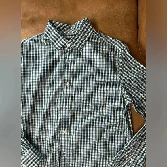 GAP Non-Iron Plaid Button Down Men’s Size Medium - Picture 2 of 10